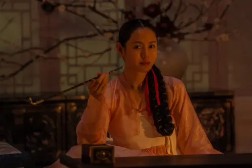 ▲《挑情醜聞》是孫藝真首部OTT影集，她在劇中飾演為了實現理想，不計代價聯手池昌旭策畫危險的愛情遊戲。（圖／Netflix）