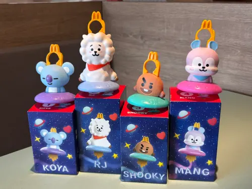 ▲9月2日開賣第一波「BT21公仔」，左起：KOYA、RJ、SHOOKY、MANG。（圖／記者蕭涵云攝）