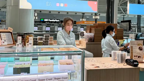 ▲台中人氣烘焙品牌「獻烘焙」於高鐵左營站2樓及高雄夢時代B1開設新據點。（圖／記者陳美嘉攝，2026.09.01）