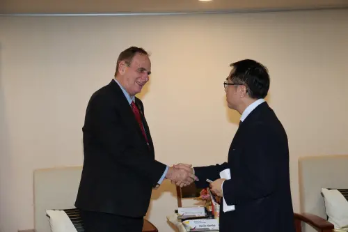 ▲錢德勒市長Kevin Hartke(左1)訪台南市長黃偉哲慶祝兩市締盟十周年。（圖／南市府提供）