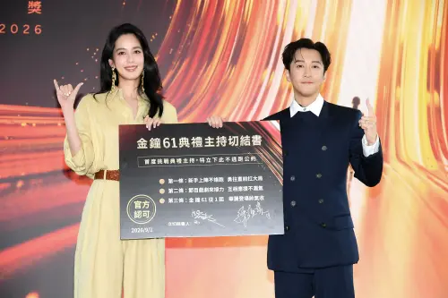 陳庭妮挺8月肚密會金鐘團隊！掀衣自爆我快生了　製作人當場看傻