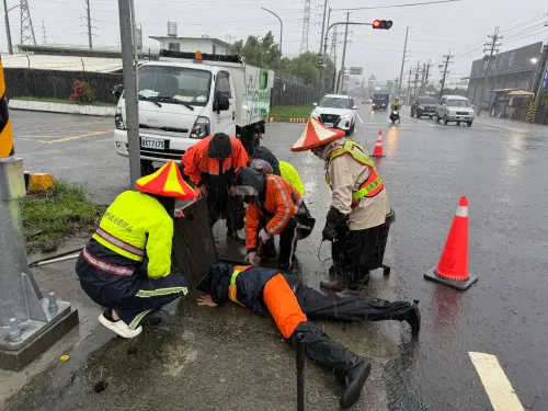 確保市民安全　高市府豪雨災害應變中心擴大三級開設