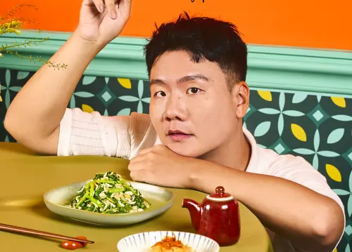 ▲真珠攜手阿翰推出「食光豬油拌飯」、「黃金雙鮮抱莧菜」等菜色。（圖／饗賓集團提供）