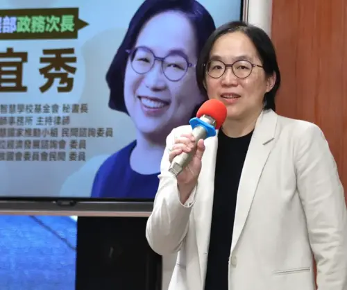 MODA Deputy Minister Hou discusses digital affairs and AI. (TCN)