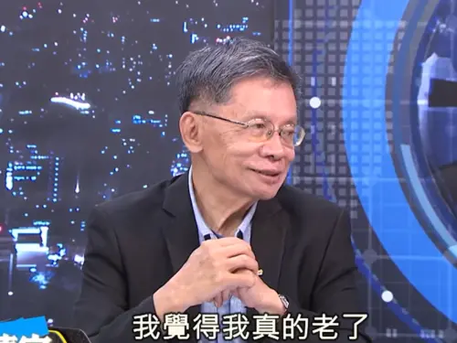 ▲沈富雄回憶重摔意外，自嘆「我真的老了」，坦言當天體力不支、反應不及才會意外跌倒。（圖／翻攝《少康戰情室》）