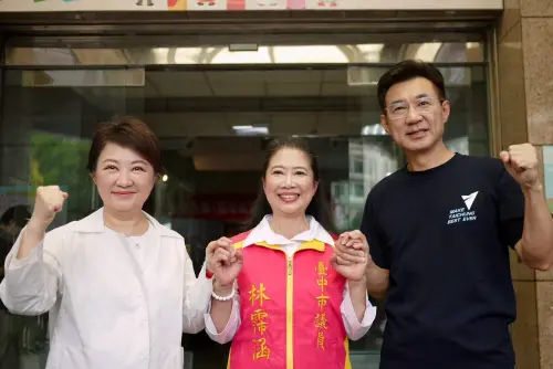 ▲台中市長盧秀燕、國民黨提名市長侯選人江啟臣，到場為林霈涵站台，並向支持者喊話，認真催票、拉票，力挺林霈涵繼續連任。（圖／林霈涵提供）