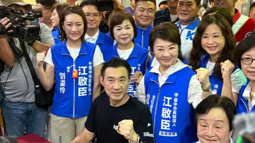 ▲江啟臣選在9時03分辦理登記。（圖／記者顏幸如攝，2026.09.03）