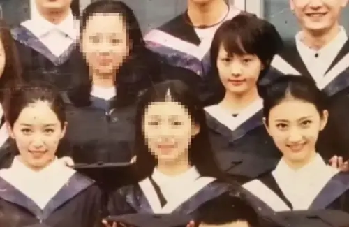 ▲景甜（右起）、鄭爽、闞清子是北電表演系同班畢業生。（圖／翻攝自微博＠來一碗安利）