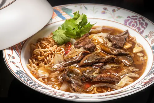 ▲漢來美食旗下「福園台菜」，首次開分店並插旗台北大巨蛋，端出不少招牌菜包含「火爆鱔魚炒意麵」。（圖／漢來美食提供）