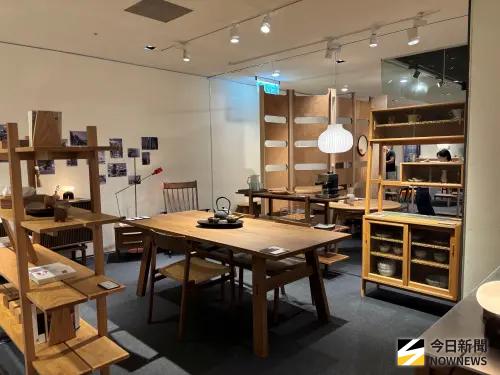 ▲今年以「時間的紋理」為題，集結12家台灣木工坊、6個生活木器品牌及木箔藝術創作者參展，（圖／記者金武鳳攝，2026.9.3)