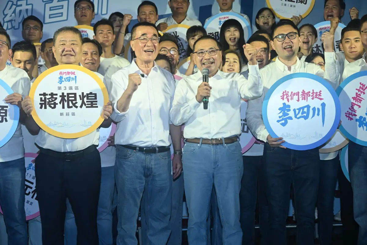 ▲新北市長參選人李四川今登記參選，新北市長侯友宜全程陪同。（圖／記者林調遜攝）