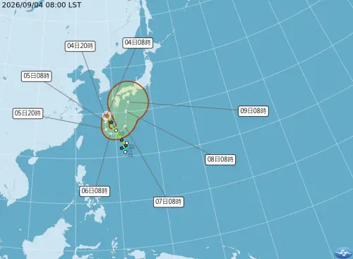 ▲科羅旺颱風在琉球群島附近打轉，外圍環流為北台灣帶來雨勢。（圖／中央氣象署cwa.gov.tw）