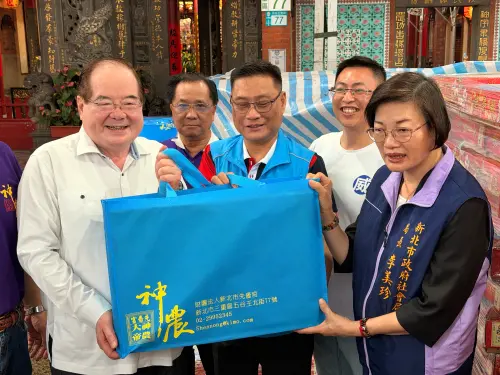 鄭麗文被當眾「賞巴掌」畫面瘋傳！李乾龍澄清：是提醒處事要圓融