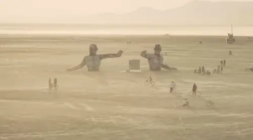 ▲每年固定在美國內華達州舉辦的活動「火人祭（Burning Man）」再度回歸，是為期9天的大型藝術與社群慶典。（圖／翻攝火人祭官網https://burningman.org）