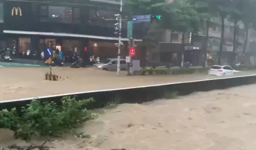 基隆淹水變水上樂園！大武崙淹成黃河、市區機車泡水　上班族想哭