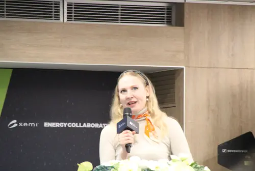 ▲Hannah Broman說，台灣綠電存在高價、低供給問題，「最核心的瓶頸在於台灣的綠電供應量遠遠不足，無法應付半導體產業龐大且快速增長的需求。」（圖／記者鍾泓良攝影）