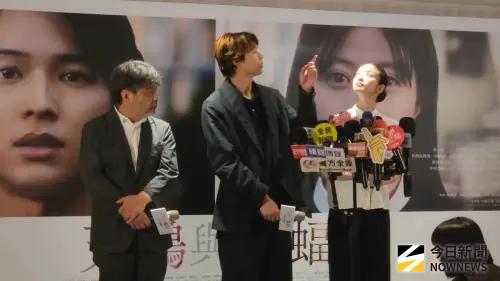 ▲今田美櫻（右）站到頂光位置，松村北斗貼心提醒她。（圖／記者陳雅蘭攝）