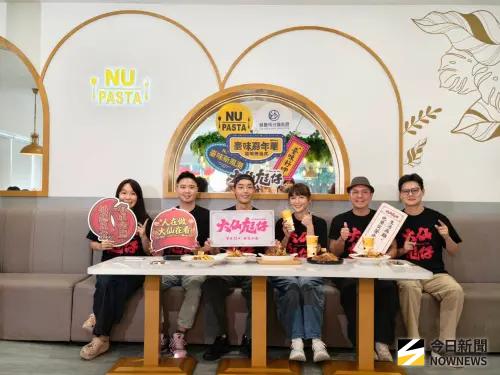 ▲「大仙尪仔」在台中萬和店舉行演員見面會，主演范逸臣、牧森、鄭仲茵到場與影迷互動，為電影上映暖身。（圖／記者金武鳳攝，2026.9.5)