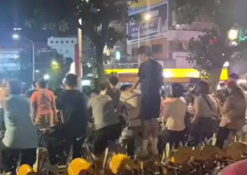 士林《大象來了》現場亂象！觀眾踩YouBike搶看　眾嘆：良心走了