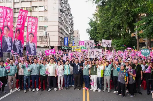 賴瑞隆回「起家厝」成立後援會　林岱樺現身力挺：唯一的市長選擇
