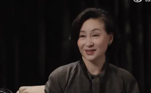 凌晨3點吃早餐！賭王之女何超瓊曝豪門家規　考第二名被罵沒出息
