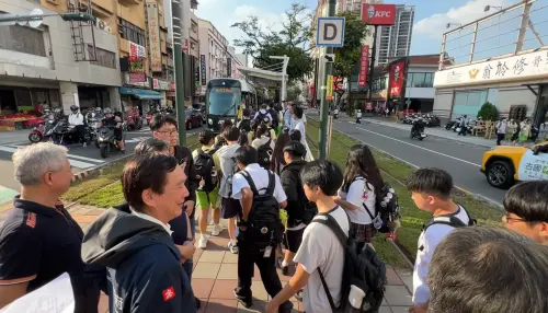 高雄輕軌學生運量年增9.1％　吳嘉昌：增開3班打點車疏運