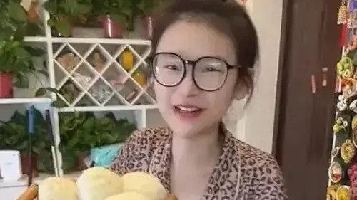 一次吞70顆皮蛋！幹飯瑩瑩過世前眼神渙散、秀手臂針孔　遺言公開