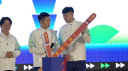 ▲王齊麟在授旗結束後說：「雖然李洋現在是部長，但站在他旁邊的時候總會有一種我們還是在一起並肩作戰的感覺，只是現在我在前線作戰，他在背後當大家最強的後盾。」（圖／記者陳云茹攝）