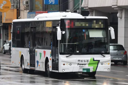 學生開學等無車　中市900跳蛙公車爆大砍班