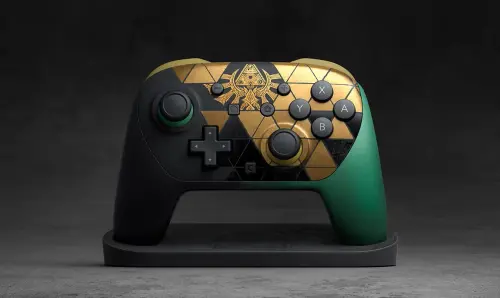 ▲《薩爾達傳說》40週年紀念版Nintendo Switch 2 Pro控制器附有底座，方便玩家展示。（圖／《薩爾達傳說》40週年紀念網站）