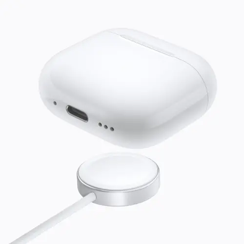 ▲AirPods 5配備無線充電盒，可使用Apple Watch充電器及Qi認證充電器補充電力。（圖／蘋果提供）