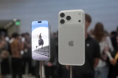 iPhone狂打AI卻卡關！中國用不到、歐盟受限　蘋果AI夢蒙陰影