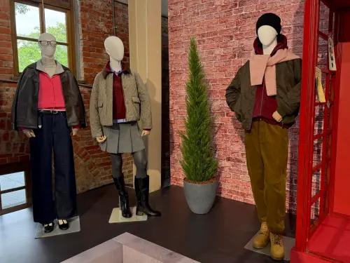 ▲UNIQLO秋冬新品多款外套很吸睛。（圖／記者蕭涵云攝）