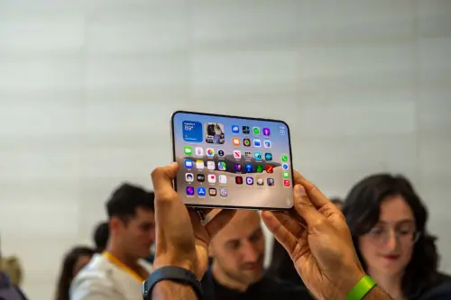 ▲iPhone Duo全球比價！台日價差僅百元（圖／美聯社／達志影像）