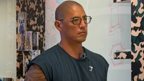 ▲蔣友柏（如圖）曾經為了追求林姮怡而離家出走、追愛追到新加坡，婚後曾經說出「這輩子只愛老婆，之前的都大便」等金句。（圖／as_studio_post Threads）