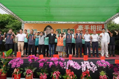▲民進黨牽手相挺吳淑瑾團結大會今（12）日登場，現場湧入大批支持者，展現團結氣勢。（圖／吳淑瑾競選總部提供）