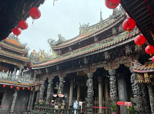 People visit Zushi Temple for prayers. (TCN)