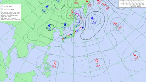 颱風還沒完？南海又冒熱帶低壓　日本曝最新模擬恐一路北移發展