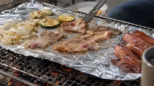 鋁箔紙用哪一面？中秋烤肉年年錯！營養師揭「亮面、霧面」差在哪