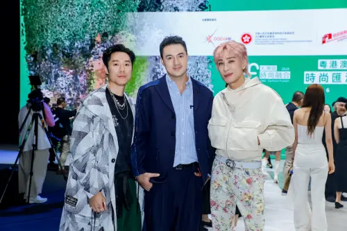 ▲活動期間班傑（中）巧遇Fashion Farm Foundation主席、香港歌手兼時尚名人馬天佑（右）。（圖／嘉樂娛樂提供）