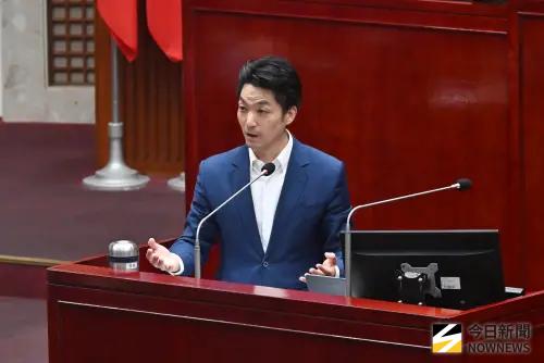 影／議員連問15次「Yes or No」？終於逼出蔣萬安願交叉詰問辯論