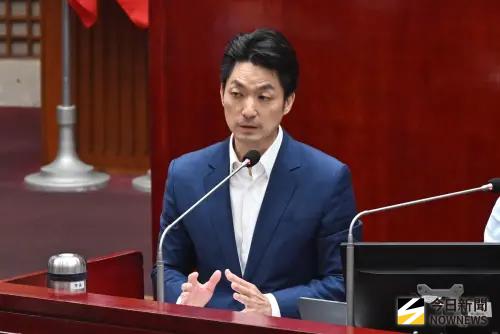 被問「分組報告是哪種搭檔」？蔣萬安端出大巨蛋、輝達成績單
