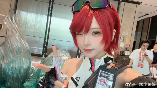 ▲兔娘直到有粉絲詢問她活動資訊，才發現簽名資格被綁定高價手機。（圖／翻攝自一顆小兔娘微博）