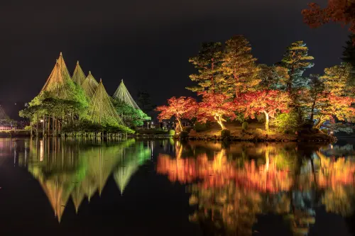 ▲金澤「兼六園」夜間點燈活動很受歡迎。（圖／石川縣官方旅遊指南www.ishikawatravel.jp）