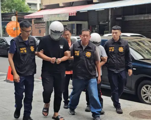 ▲基隆市警方於今（ 15 ）日下午火速將涉案的 27 歲陳男與 29 歲曾男逮捕歸案。（圖／翻攝畫面）