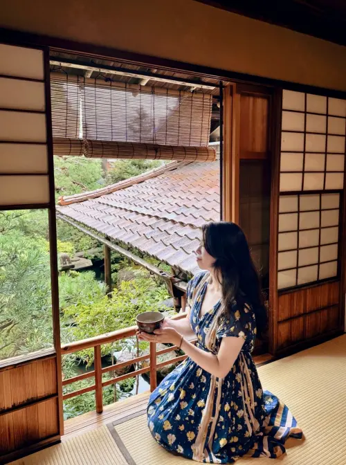 ▲可俯瞰庭園景緻的二樓茶室十分幽靜。（圖／記者蕭涵云攝）