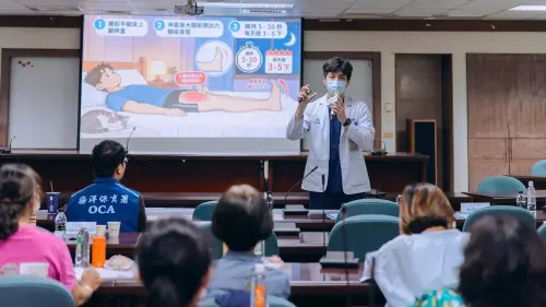 ▲東港馬光中醫診所劉勛奇醫師分享預防醫學觀念，從漁民常見的搬運、久站與作息不規律等工作型態切入，提供日常健康管理建議。 （圖／馬光中醫提供 ）