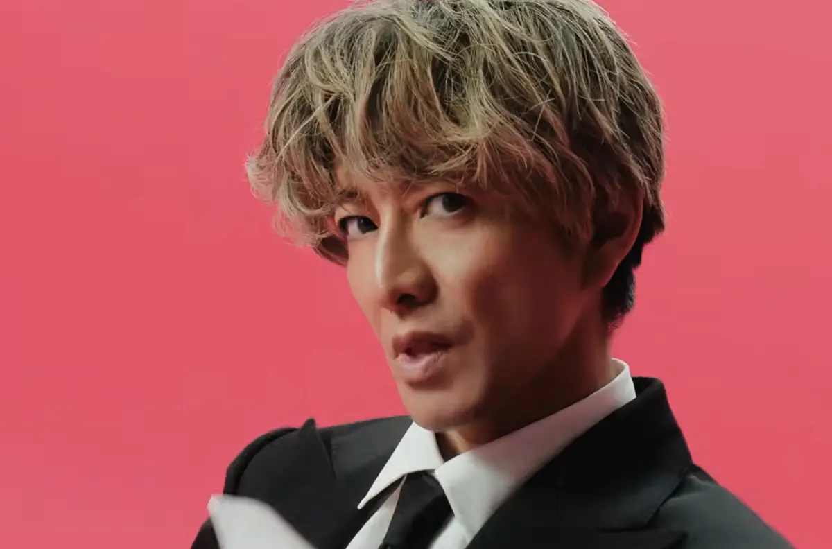 ▲木村拓哉（如圖）睽違20年再接美髮廣告，不只帥度、舞蹈實力依舊，就連髮量也引來討論。（圖／翻攝自YouTube【公式】GATSBY/ ギャツビー）