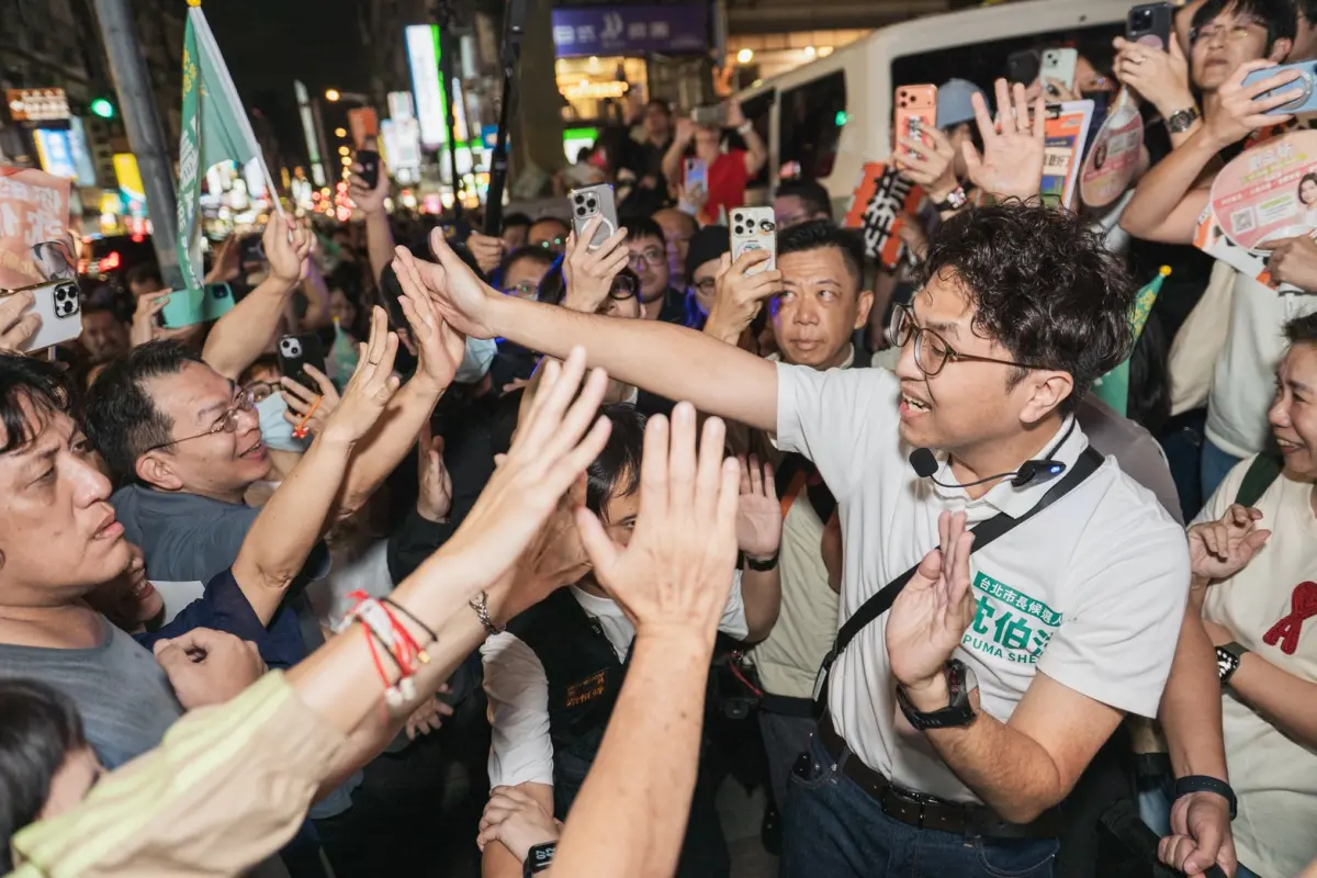 ▲沈伯洋昨赴前往公館商圈掃街，支持者爆滿。（圖／沈伯洋辦公室提供）