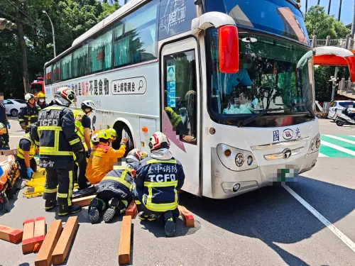 新加坡婦來台「遭國光客運輾壓」！與死神搏鬥　搶救後未恢復意識
